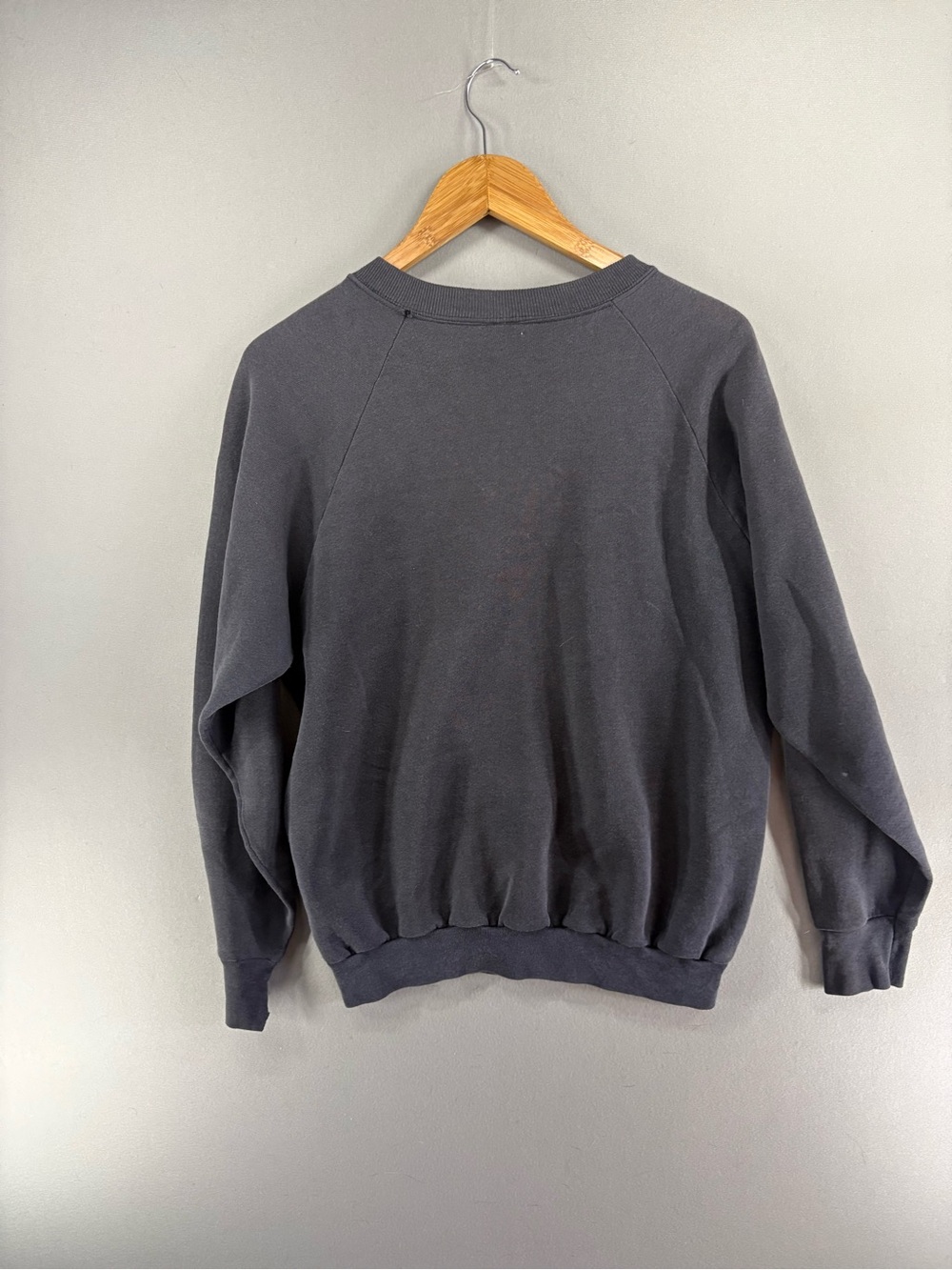 Vintage Fruit Of The Loom Crew Neck Sweatshirt Washed Black Size Large Retro - Picture 7 of 8